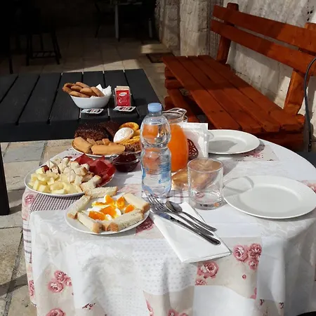 Salita Delle Pere Alberobello