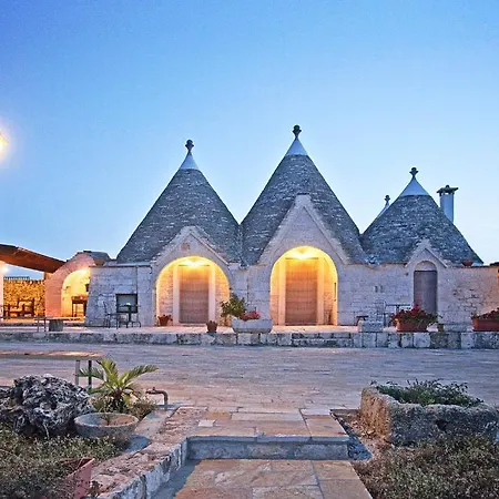 Salita Delle Pere 阿尔贝罗贝洛